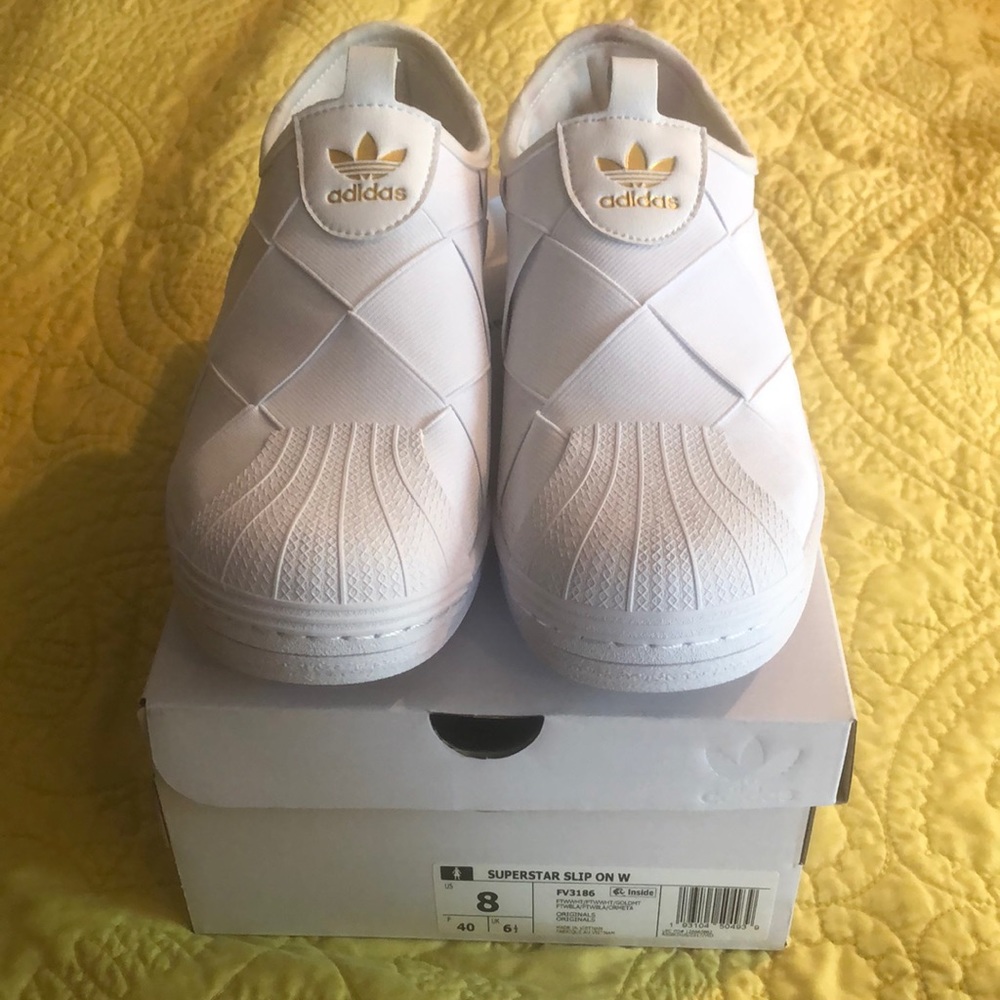 Cloud white/gold adidas superstar woven slip on